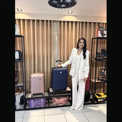 Cliente recebendo pr&ecirc;mio em campanha promocional